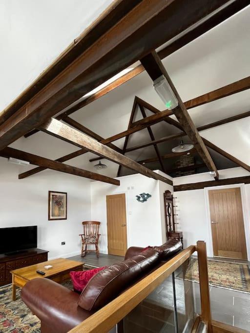 Апартаменты The Fish Loft Тьюксбери Экстерьер фото
